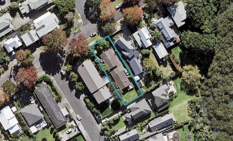 85B Dignan Street, Point Chevalier, Auckland - Carousel 1