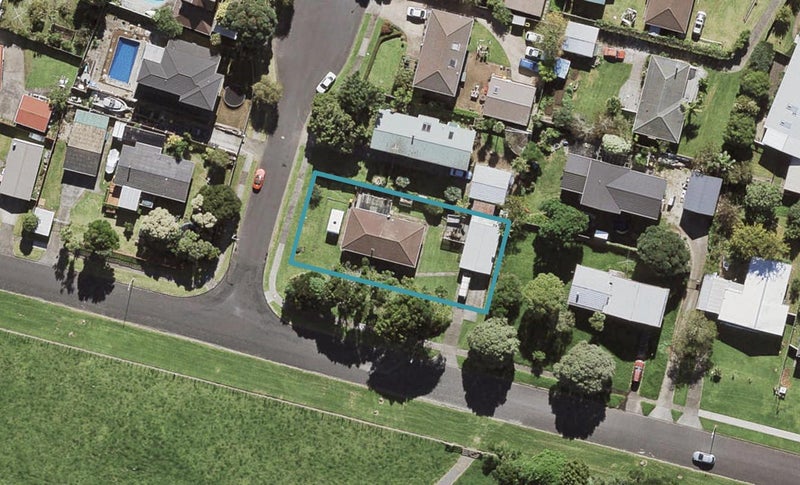 1 Warden Place, Mangere Bridge, Auckland - Carousel 1