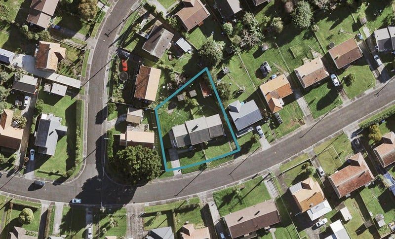 32 Hargest Terrace, Mount Albert, Auckland - Carousel 1