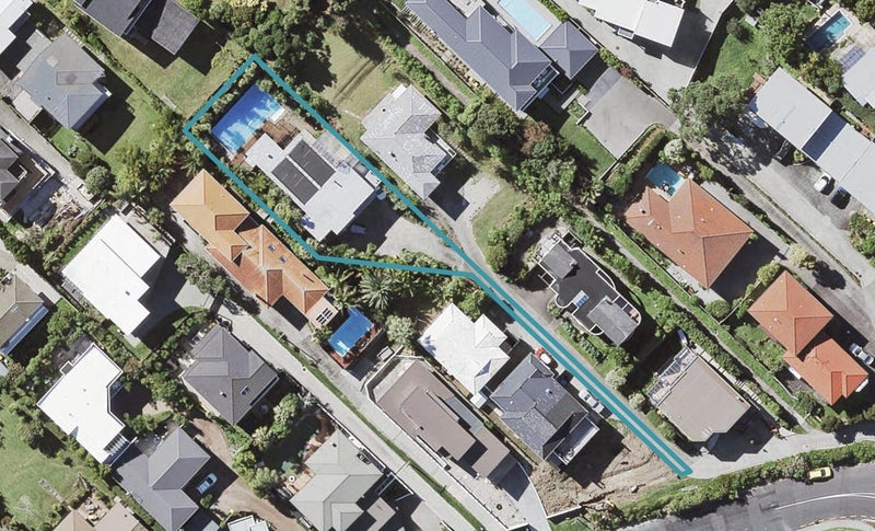 5 Commodore Parry Road, Castor Bay, Auckland - Carousel 1