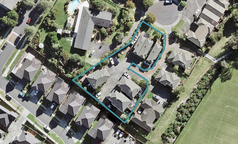 2/9 Sunnydale Place, Oteha, Auckland - Carousel 1
