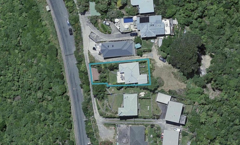 190 Nevay Road, Karaka Bays, Wellington - Carousel 1