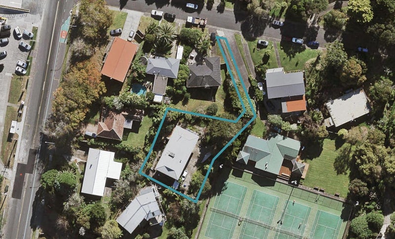 7 Kororo Street, Northcote, Auckland - Carousel 1