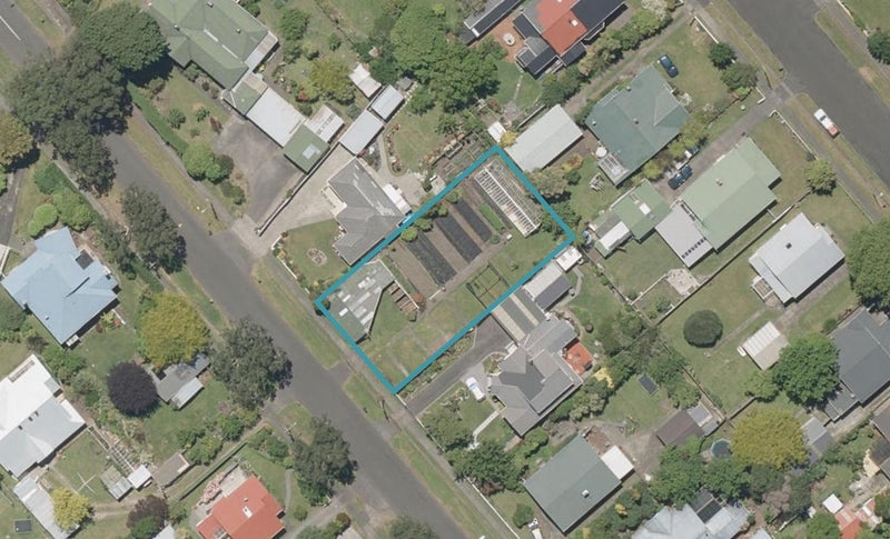 13 Young Street, Whanganui East, Whanganui - Carousel 1