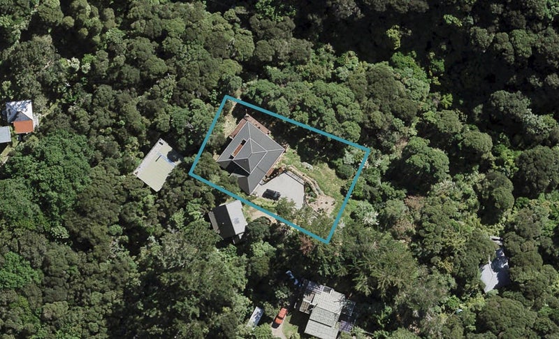 89C Queens Drive, Oneroa, Waiheke - Carousel 1