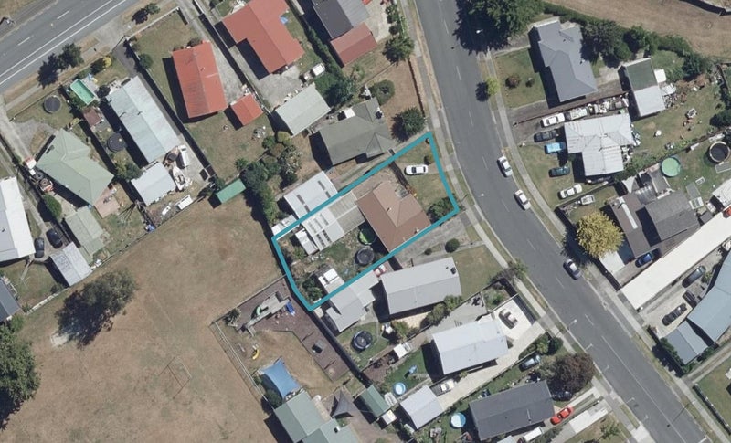 61 Deanwell Avenue, Deanwell, Hamilton - Carousel 1