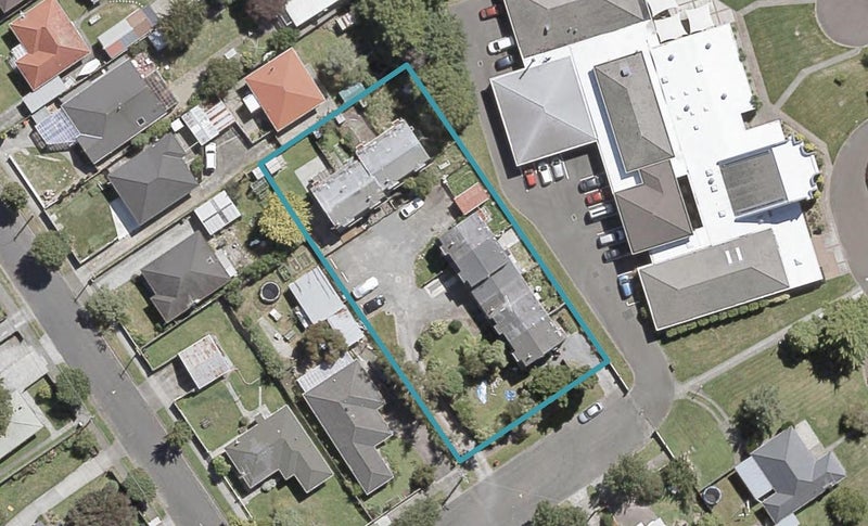 2/2 Ararino Street, Trentham, Upper Hutt - Carousel 1