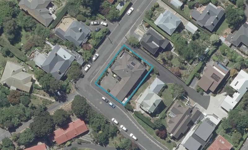 18 Dunblane Street, Maori Hill, Dunedin - Carousel 1