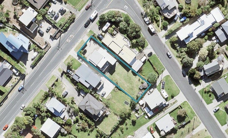 1065 Whangaparaoa Road, Tindalls Beach, Whangaparaoa - Carousel 1