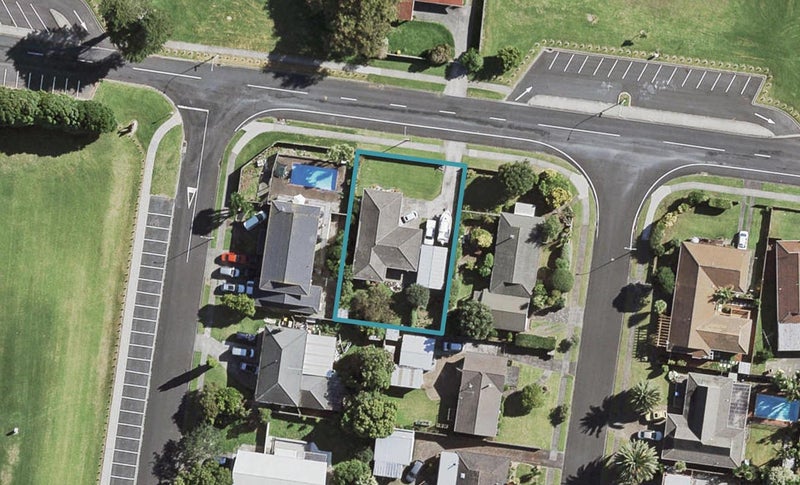 36 Gibbons Road, Weymouth, Auckland - Carousel 1