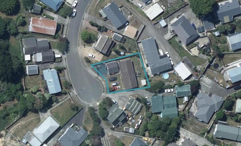15 Japonica Crescent, Ranui, Porirua - Carousel 1