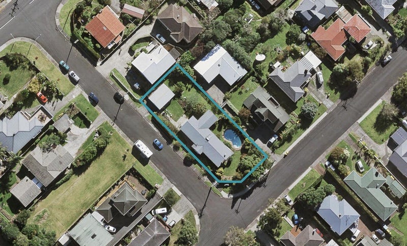 1 Tye Road, Hillcrest, Auckland - Carousel 1