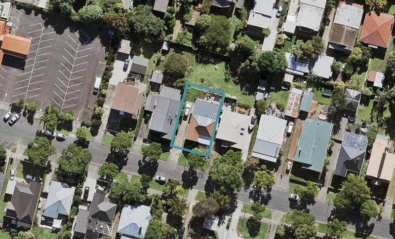 12 Calgary Street, Sandringham, Auckland - Carousel 1