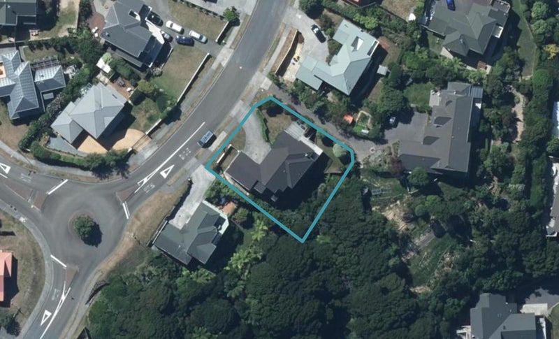 4 Pendennis Point, Camborne, Porirua - Carousel 1