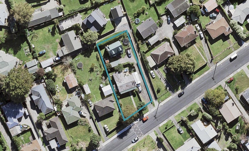 2/16 Lancaster Road, Beach Haven, Auckland - Carousel 1