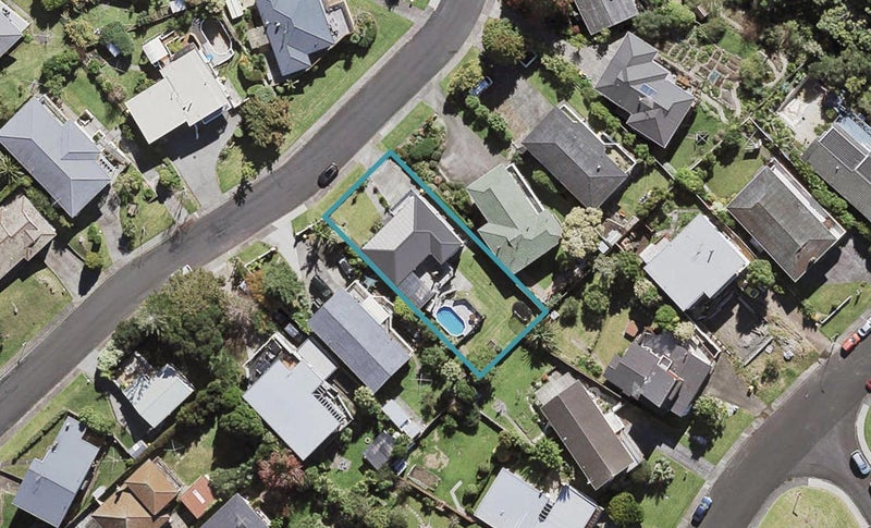 15 Hume Drive, Hillcrest, Auckland - Carousel 1