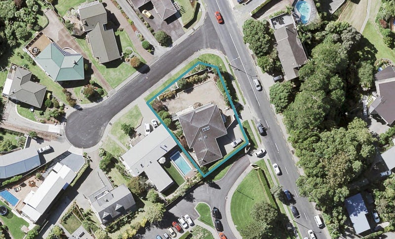 11 Granger Road, Cockle Bay, Auckland - Carousel 1