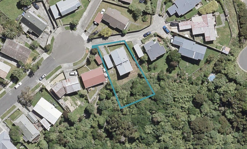 21 Clapham Grove, Stokes Valley, Lower Hutt - Carousel 1