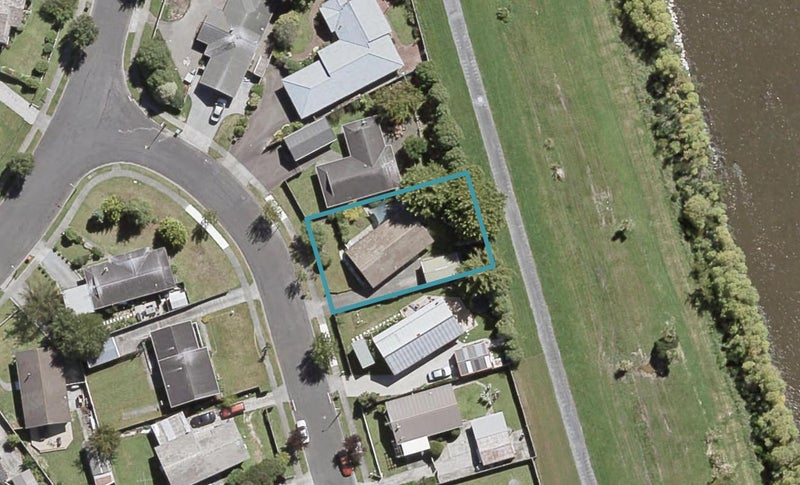 6 Memphis Grove, Totara Park, Upper Hutt - Carousel 1