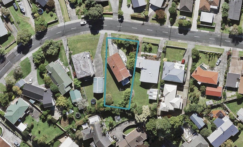 89 Tiroroa Avenue, Te Atatu South, Auckland - Carousel 1