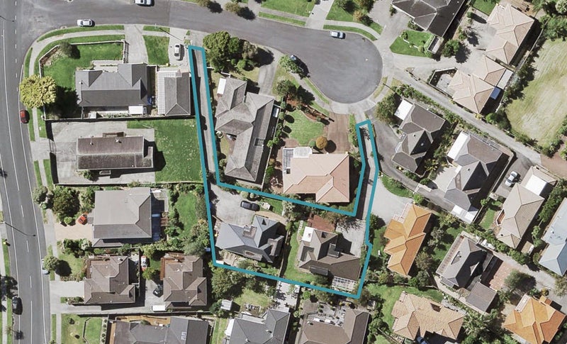 1/3 Veagh Place, Highland Park, Auckland - Carousel 1