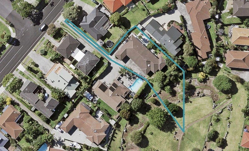 2/24 Prince Regent Drive, Half Moon Bay, Auckland - Carousel 1