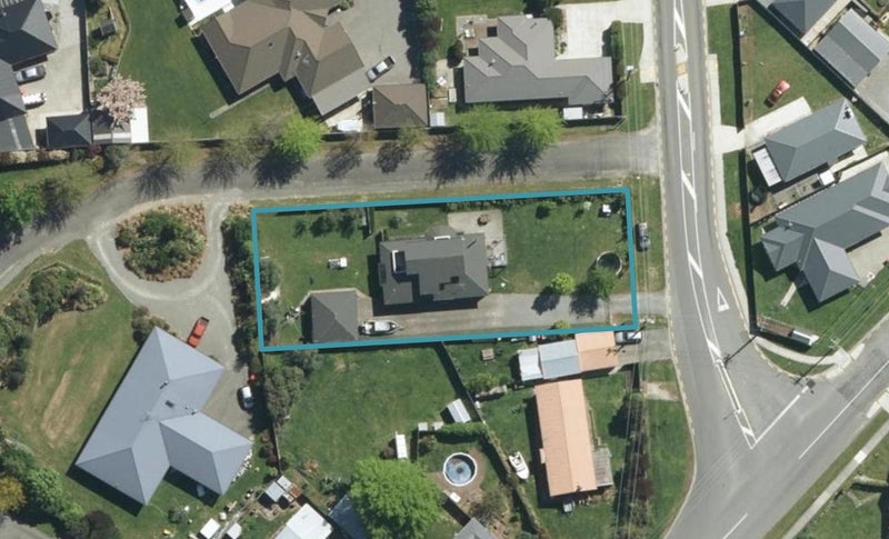 2 Oak Tree Lane, Renwick - Carousel 1