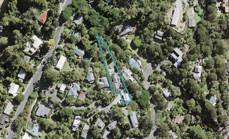 12 McEldowney Road, Titirangi, Auckland - Carousel 1