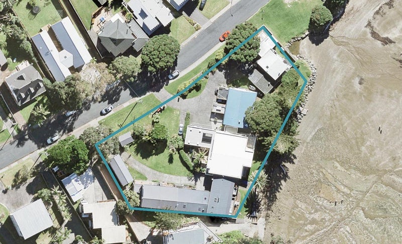 1/4 Arkles Strand, Arkles Bay, Whangaparaoa - Carousel 1