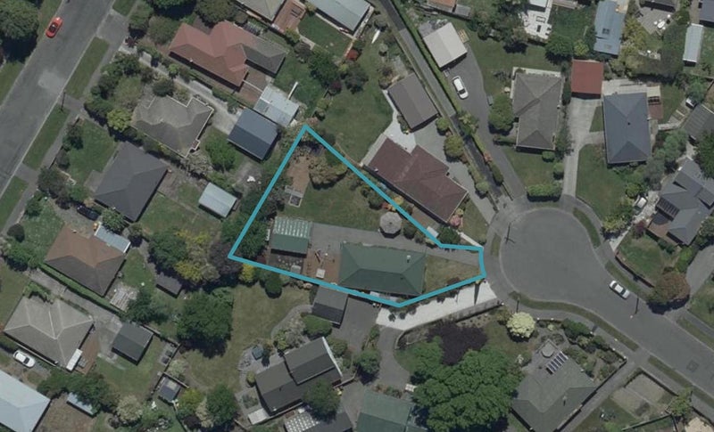 9 Merton Place, Bryndwr, Christchurch - Carousel 1