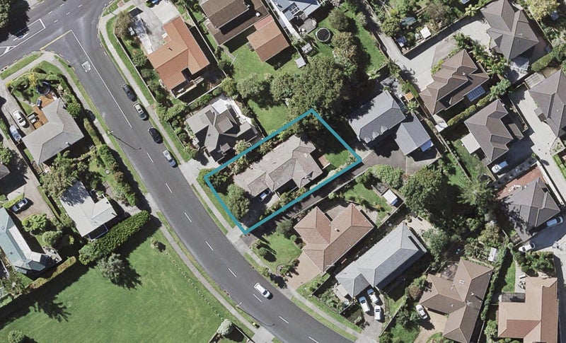 33 Lexington Drive, Botany Downs, Auckland - Carousel 1