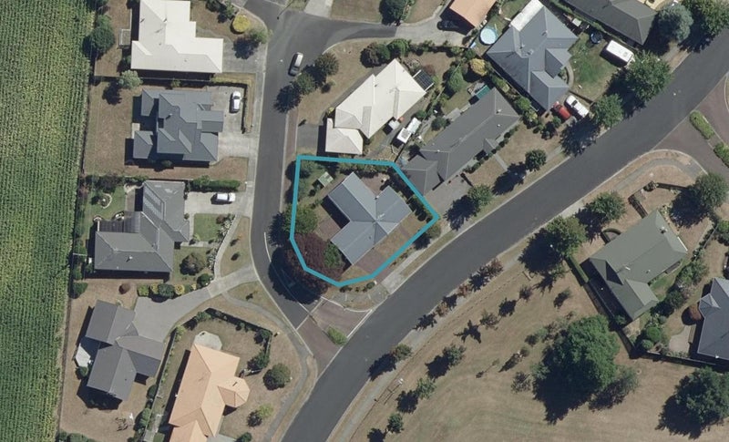 2 Country Lane, Western Heights, Hamilton - Carousel 1