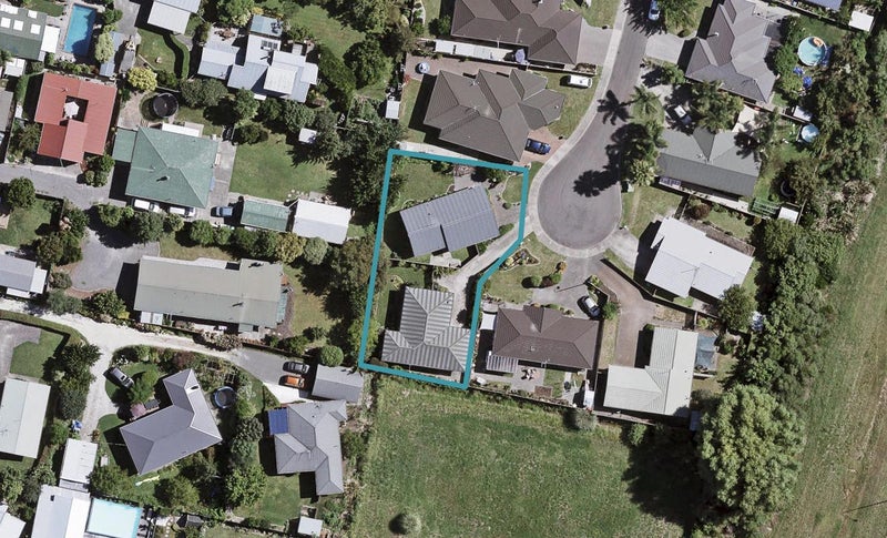 2/20 Bucksburn Place, Greenmeadows, Napier - Carousel 1