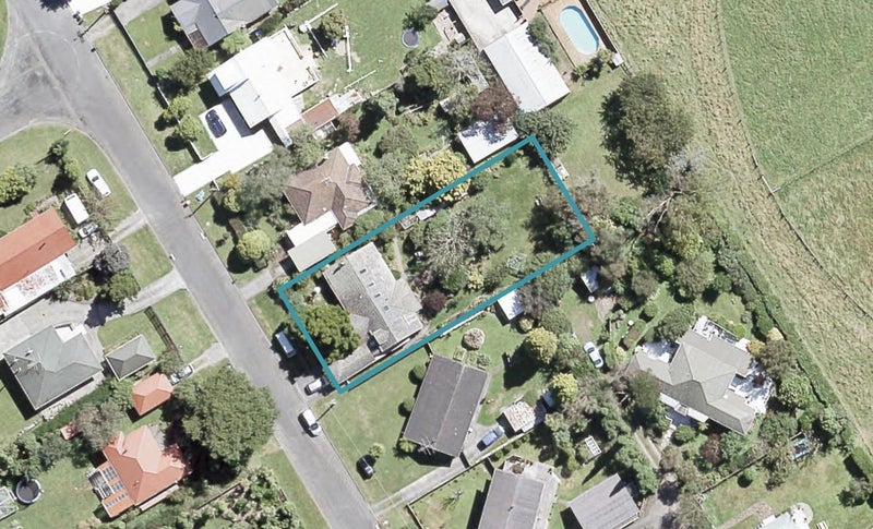 31 MacLaren Street, Maymorn, Upper Hutt - Carousel 1