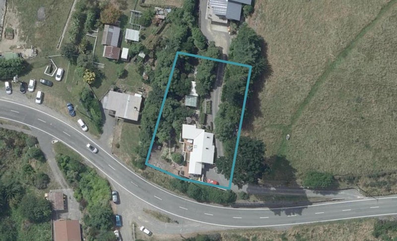 210 Governors Bay Road, Te Rapaki o Te Rakiwhakaputa, Lyttelton - Carousel 1