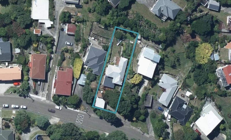 11 Mana View Road, Paremata, Porirua - Carousel 1