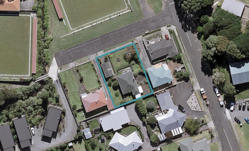 5 Moulton Street, Moturoa, New Plymouth - Carousel 1