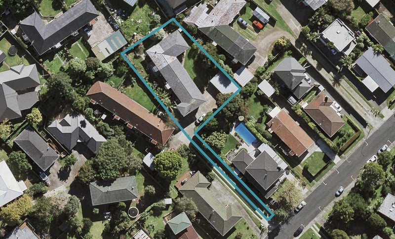 1/21 Evelyn Place, Hillcrest, Auckland - Carousel 1