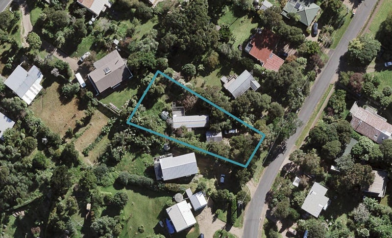 10 Whakarite Road, Ostend, Waiheke Island - Carousel 1
