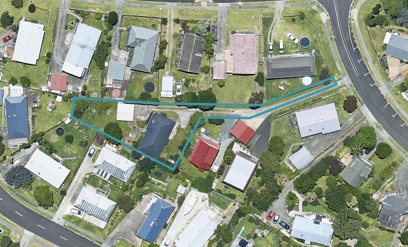 4 Holmburn Street, Welcome Bay, Tauranga - Carousel 1