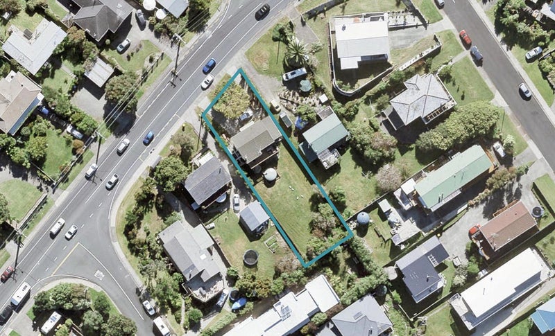 1073 Whangaparaoa Road, Tindalls Beach, Whangaparaoa - Carousel 1