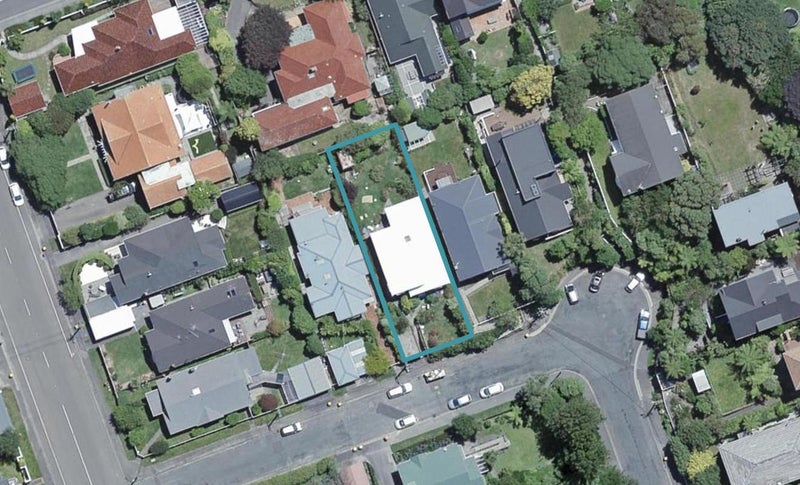 22 Newcombe Crescent, Karori, Wellington - Carousel 1