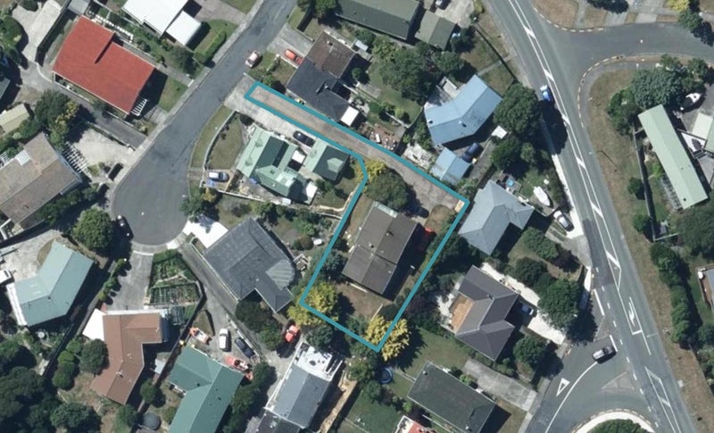5 Mervyn Place, Plimmerton, Porirua - Carousel 1