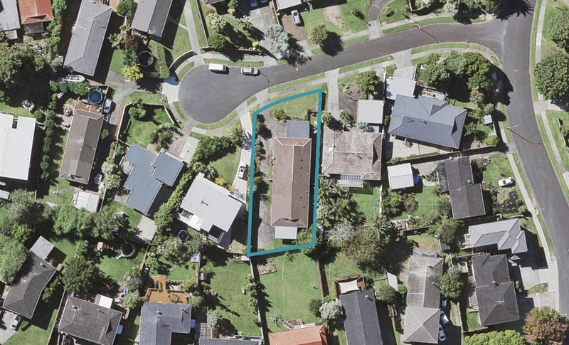 2/6 Towra Place, Botany Downs, Auckland - Carousel 1