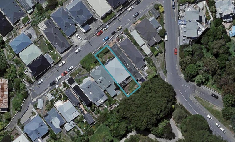 11 Shannon Street, Mount Victoria, Wellington - Carousel 1