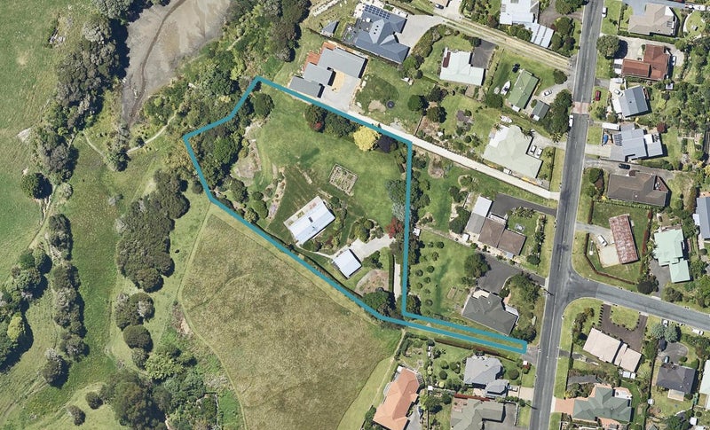 219 Tanners Point Road, Tanners Point, Katikati - Carousel 1