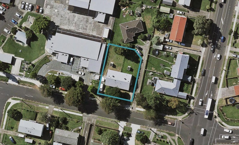 22 Flat Bush Road, Otara, Auckland - Carousel 1