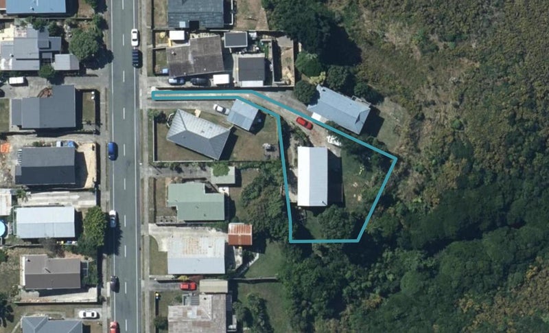 144 Gloaming Hill, Titahi Bay, Porirua - Carousel 1