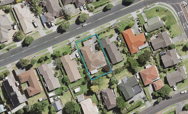 156 Sturges Road, Henderson, Auckland - Carousel 1