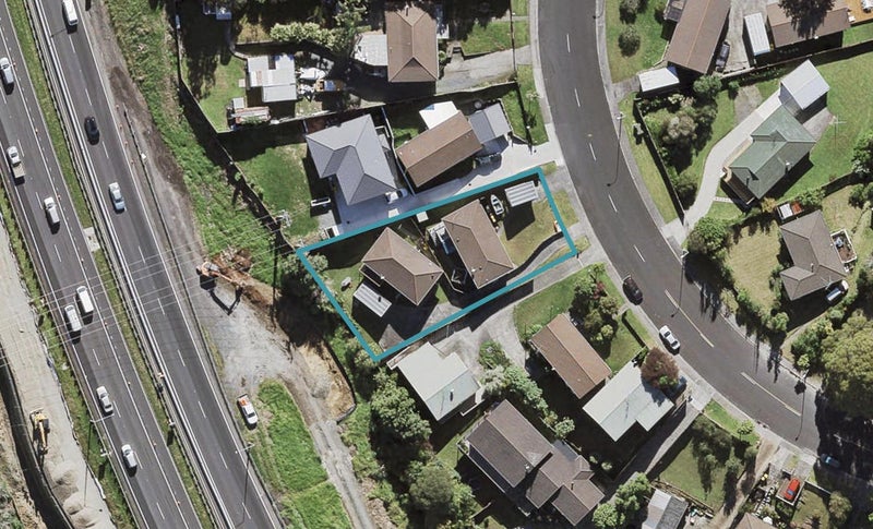 14 Cedar Heights Avenue, Massey, Auckland - Carousel 1